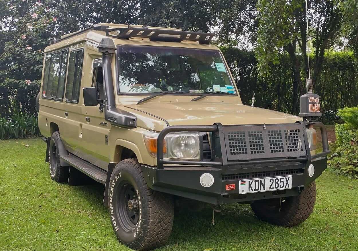 Tour-Land-Cruiser-front